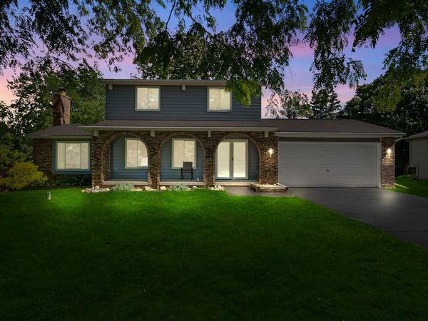 1121 Hollyhock Drive, Grand Blanc, MI 48439