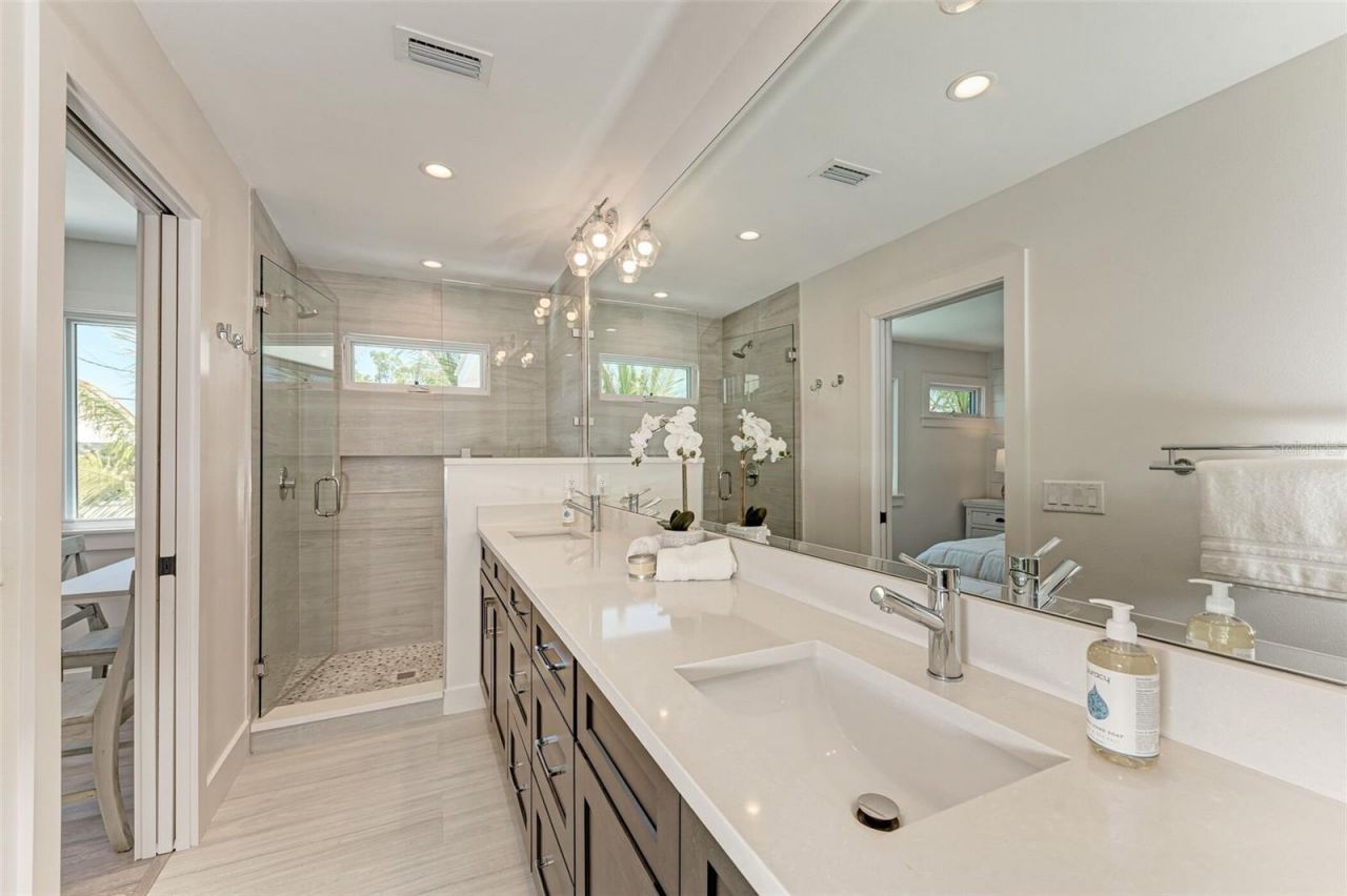 256 Gladiolus Street, Anna Maria, FL 34216 Photo