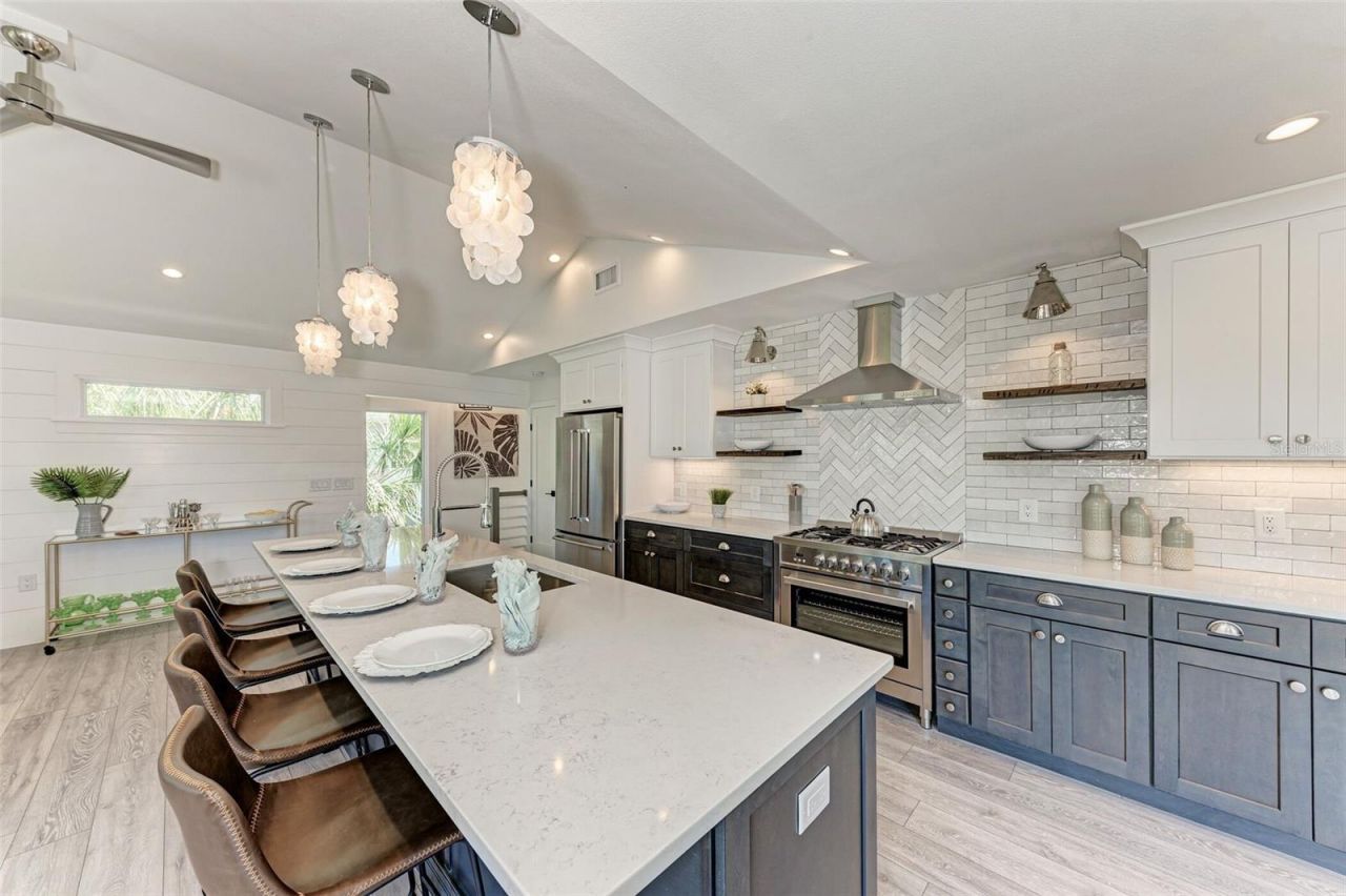 256 Gladiolus Street, Anna Maria, FL 34216 Photo