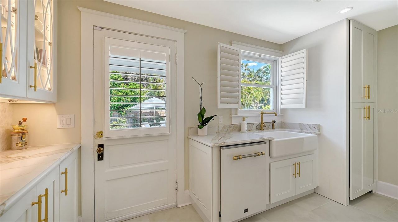 7715 Westmoreland Drive, Sarasota, FL 34243 Photo