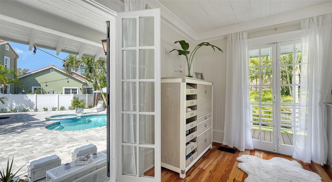 7715 Westmoreland Drive, Sarasota, FL 34243 Photo