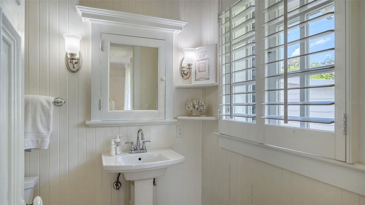 7715 Westmoreland Drive, Sarasota, FL 34243 Photo