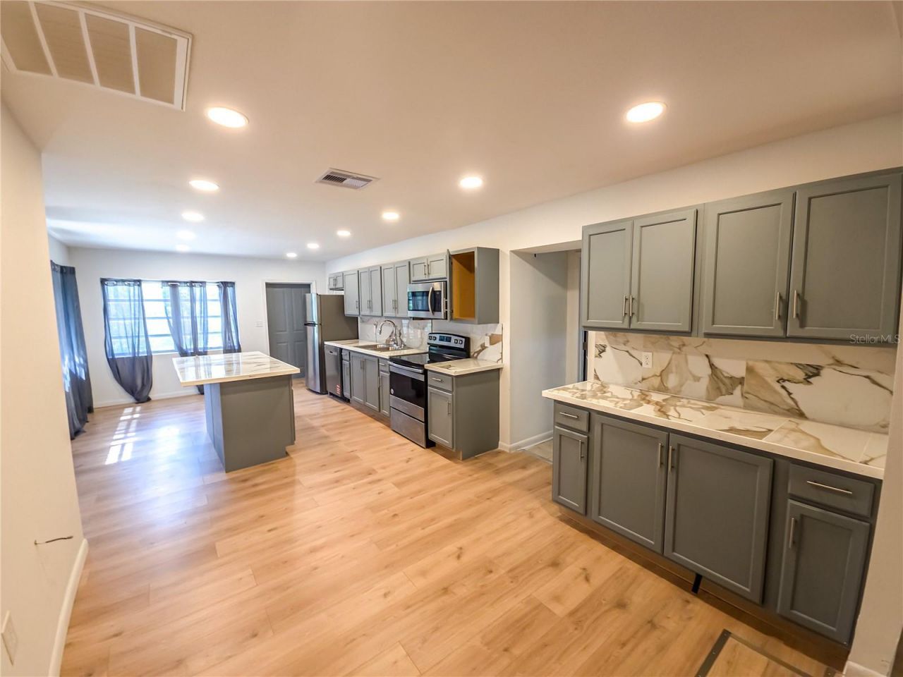 17 Wilkes Street , Avon Park, FL 33825 Photo