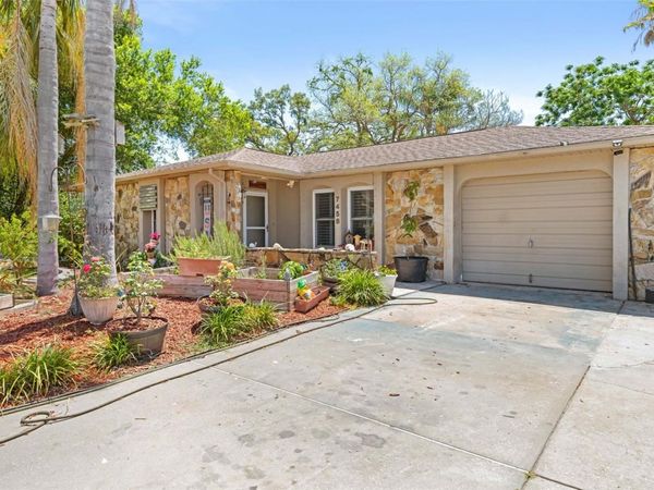 7458 GATES CIRCLE, SPRING HILL, FL 34606