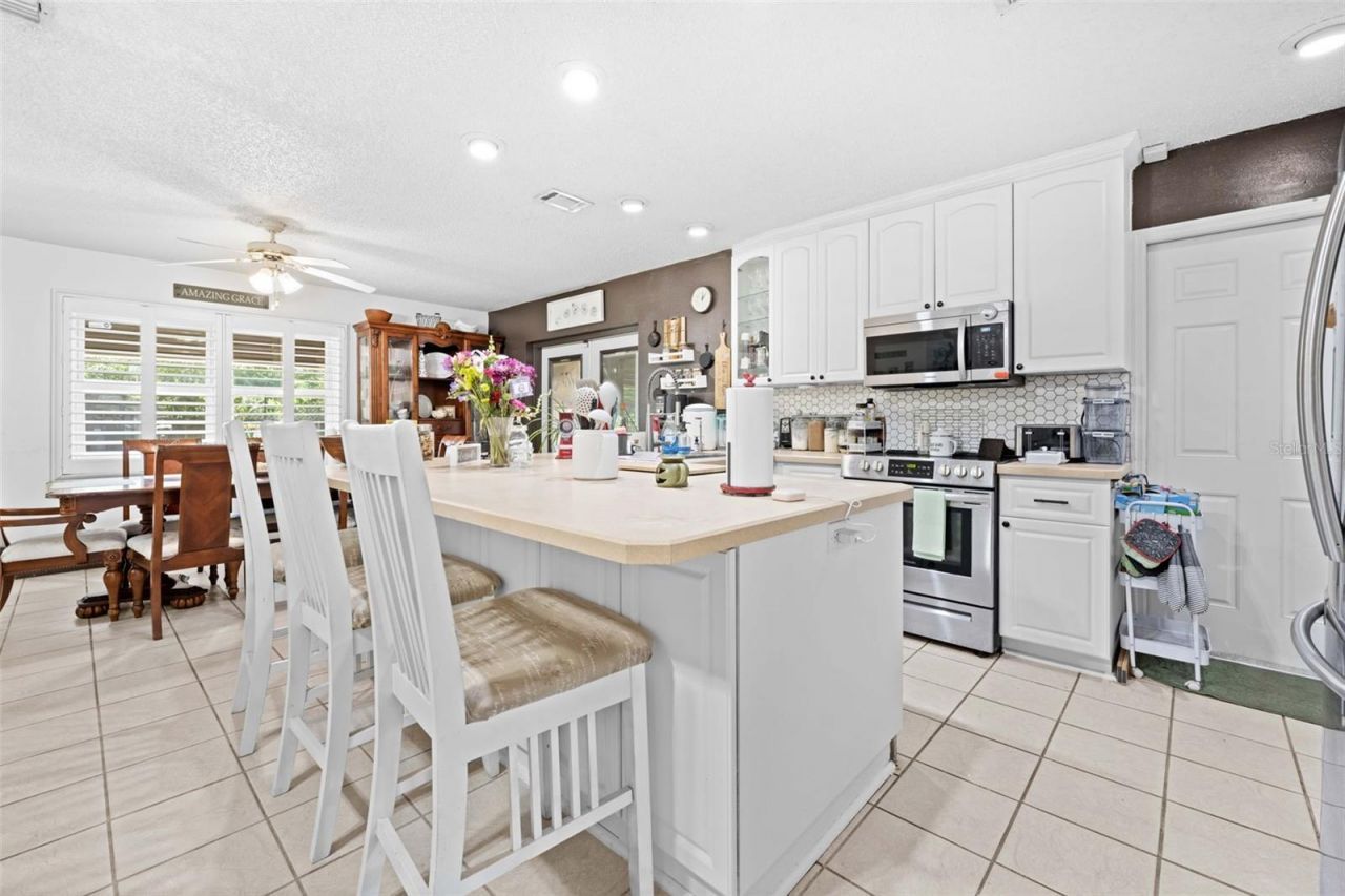 7458 Gates Circle, Spring Hill, FL 34606 Photo