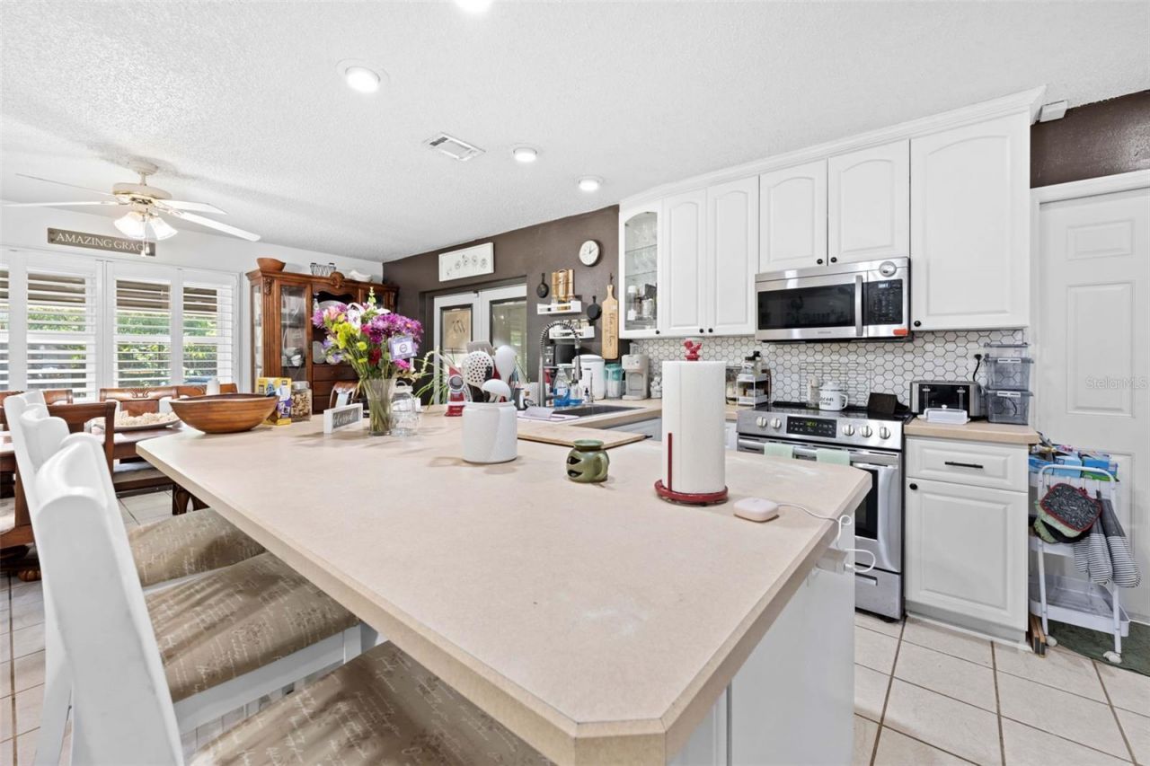 7458 Gates Circle, Spring Hill, FL 34606 Photo