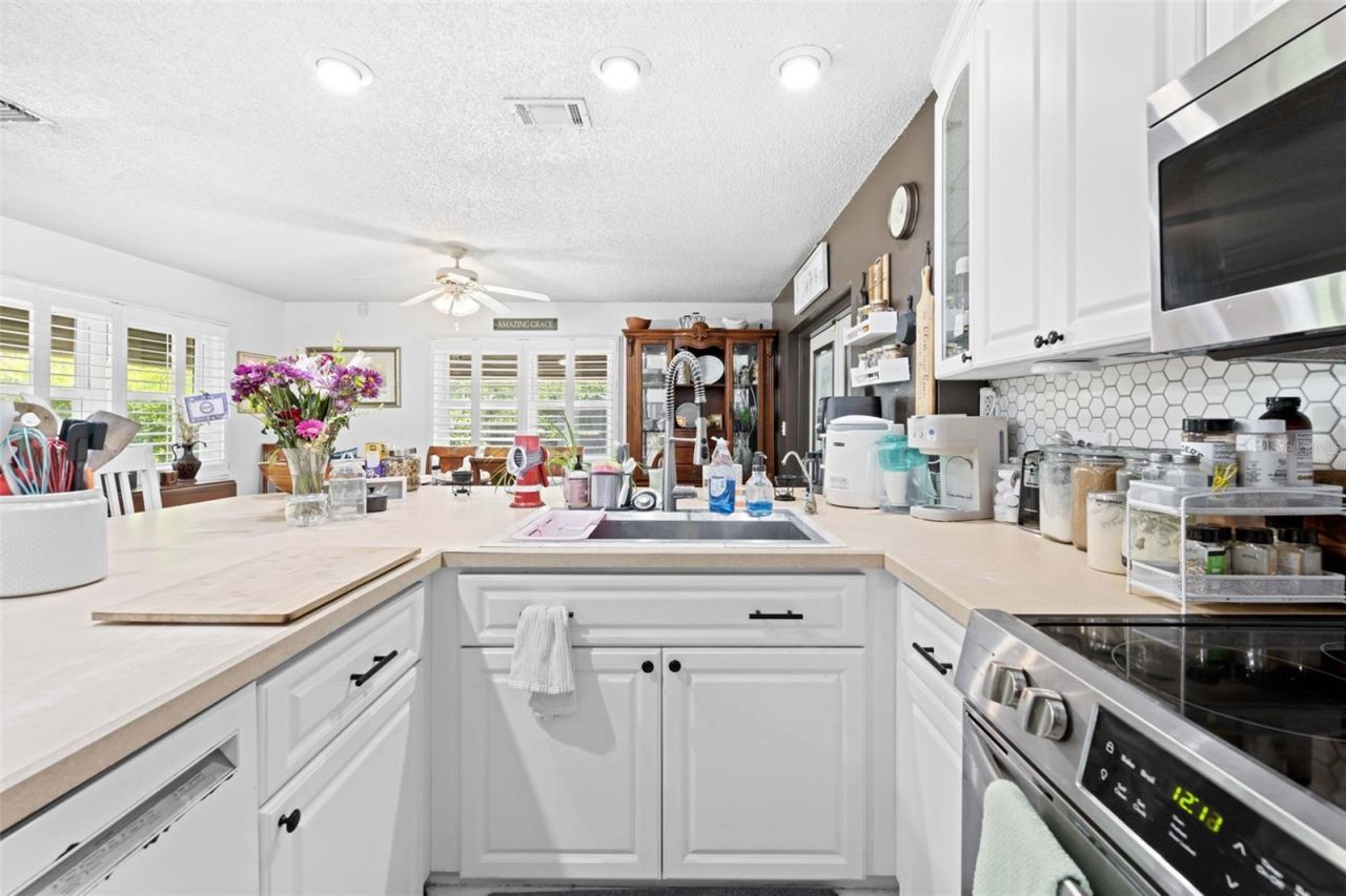 7458 Gates Circle, Spring Hill, FL 34606 Photo