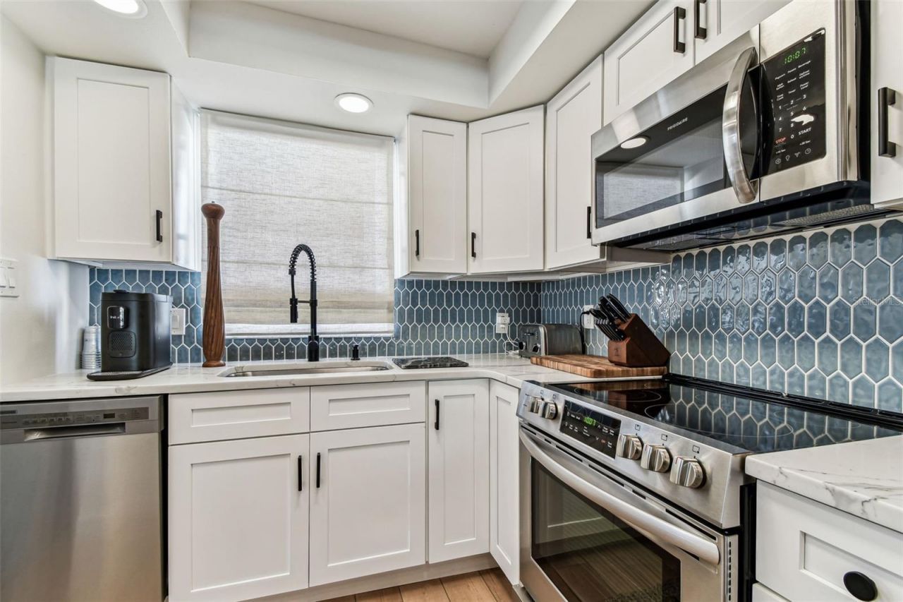 620 Edgewater Drive , Unit 204, Dunedin, FL 34698 Photo