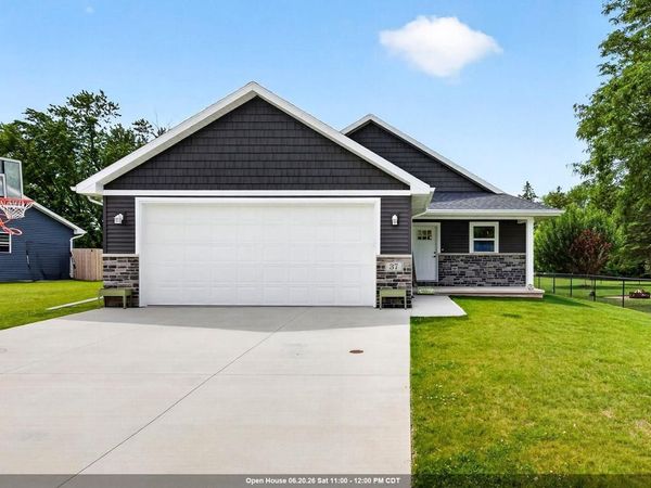 37 ASH GROVE PLACE, Kaukauna, WI 54130