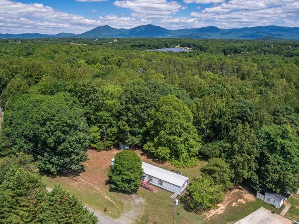 1742 Shiloh Church RD , Bedford, VA 24523
