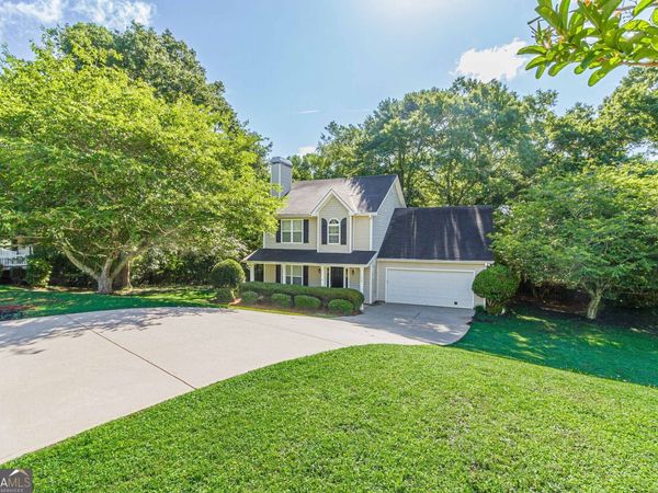 1520 Riverglen Drive, Loganville, GA 30052