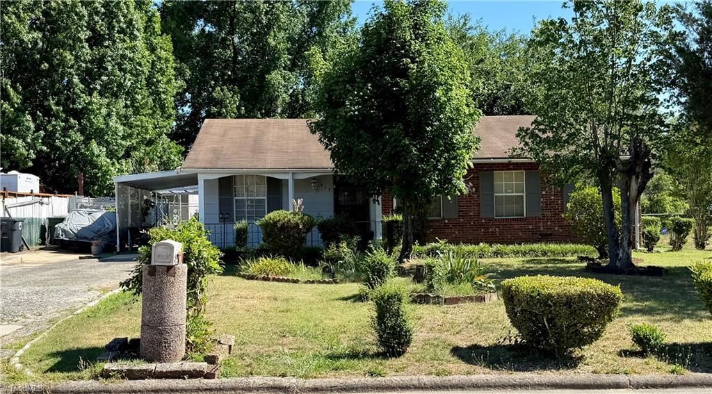 417 Clark Avenue, Greensboro, NC 27406 Main Photo