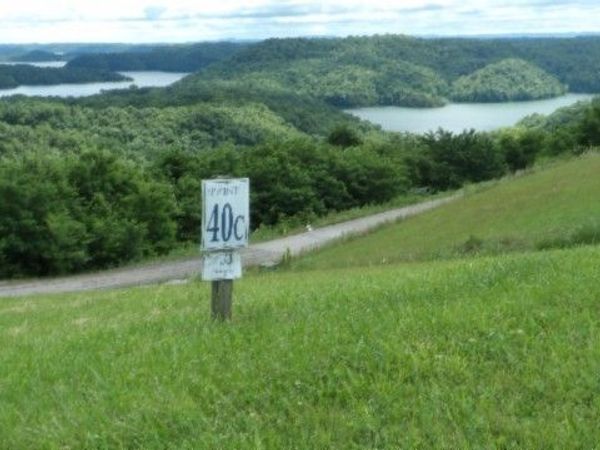 40 C Swan Ridge Rd , Hilham, TN 38568