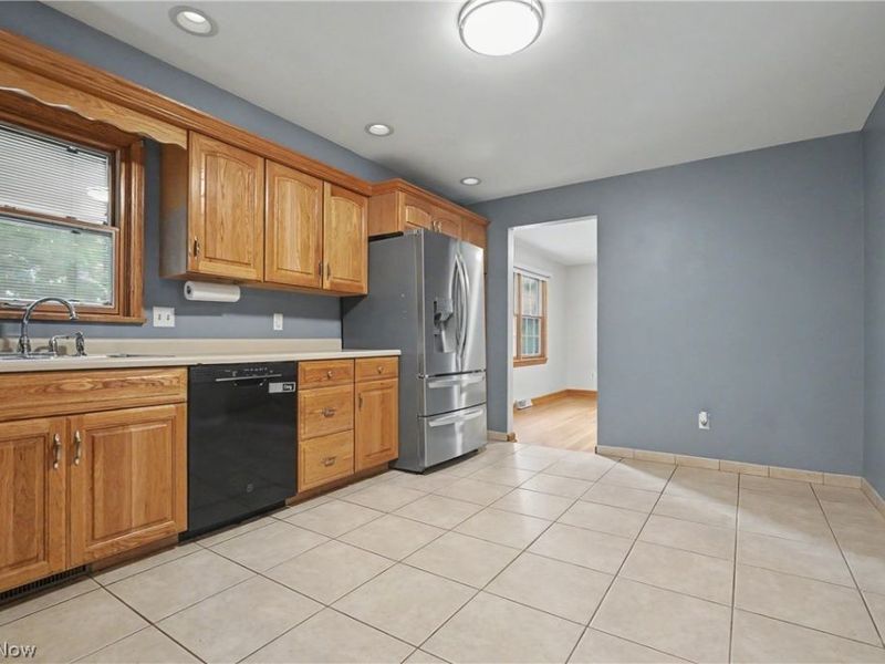 1372 Doncaster Drive, Youngstown, OH 44511 Photo 3