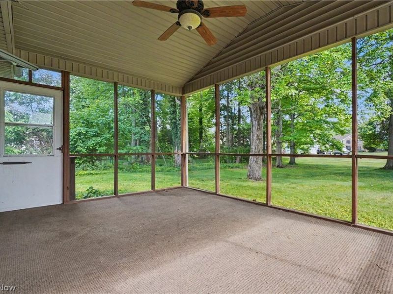 1372 Doncaster Drive, Youngstown, OH 44511 Photo 32