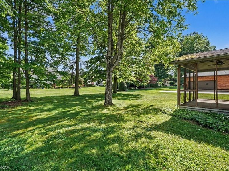 1372 Doncaster Drive, Youngstown, OH 44511 Photo 41