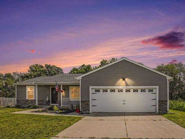1696 Southpointe Trail, Otsego, MI 49078