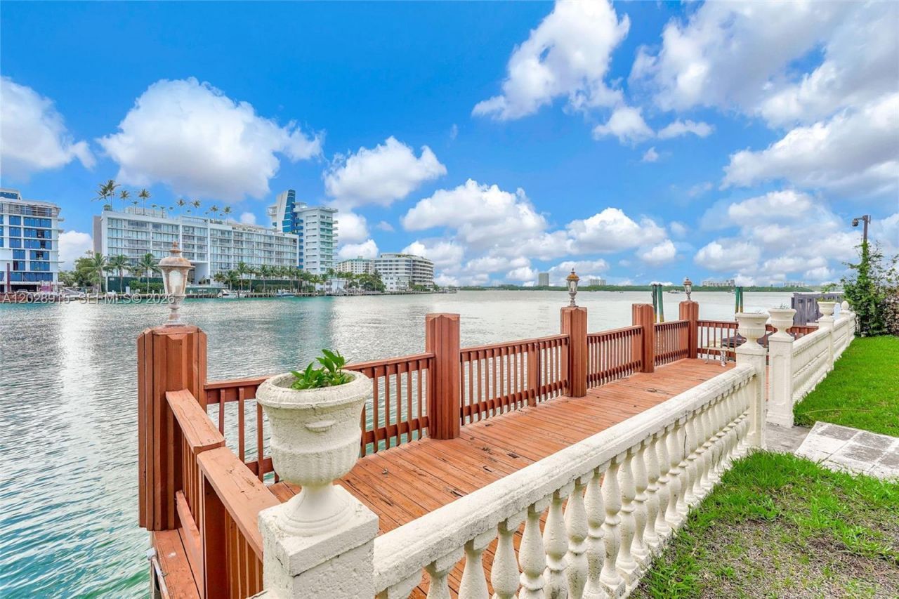 166 Bal Bay Dr, Bal Harbour, FL 33154 Photo