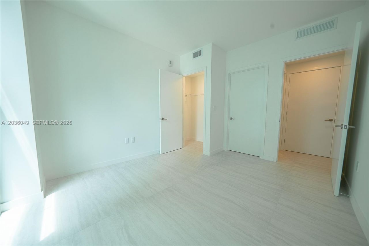 77 SE 5th St, Unit 1607, Miami, FL 33131 Photo
