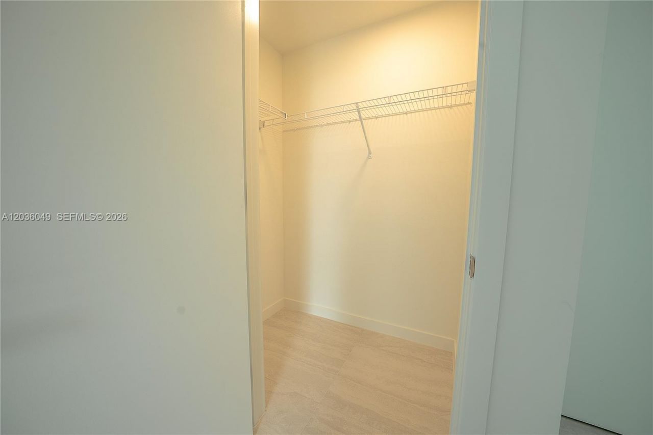 77 SE 5th St, Unit 1607, Miami, FL 33131 Photo