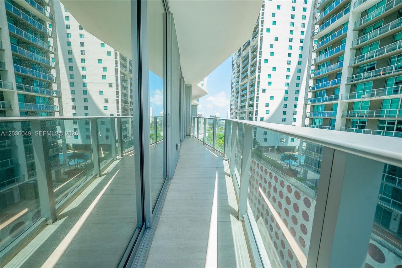 77 SE 5th St, Unit 1607, Miami, FL 33131 Photo