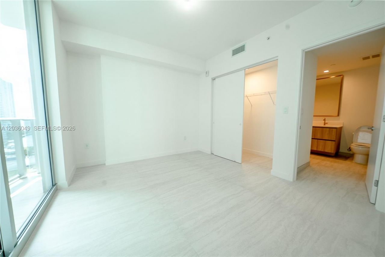 77 SE 5th St, Unit 1607, Miami, FL 33131 Photo