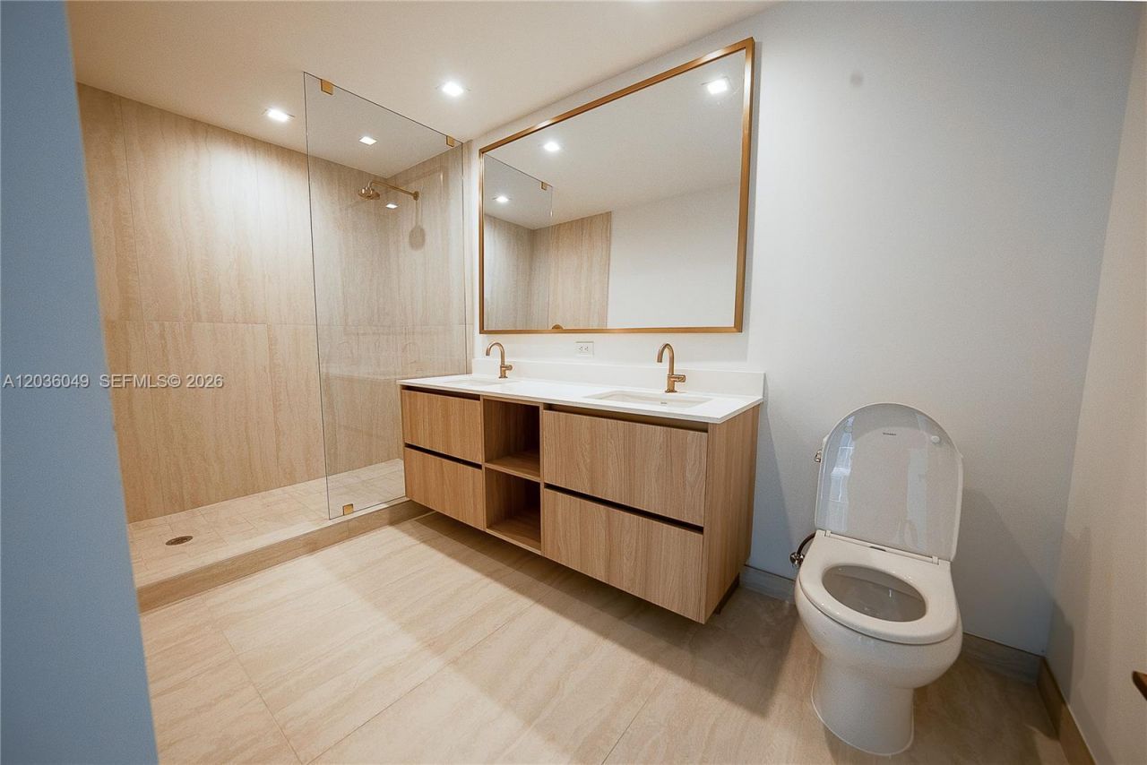 77 SE 5th St, Unit 1607, Miami, FL 33131 Photo