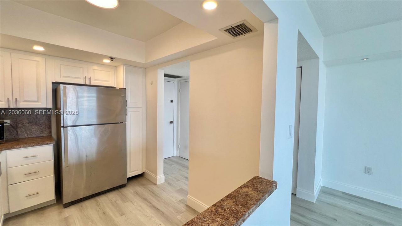 20505 E Country Club Dr, Unit 1639, Aventura, FL 33180 Photo