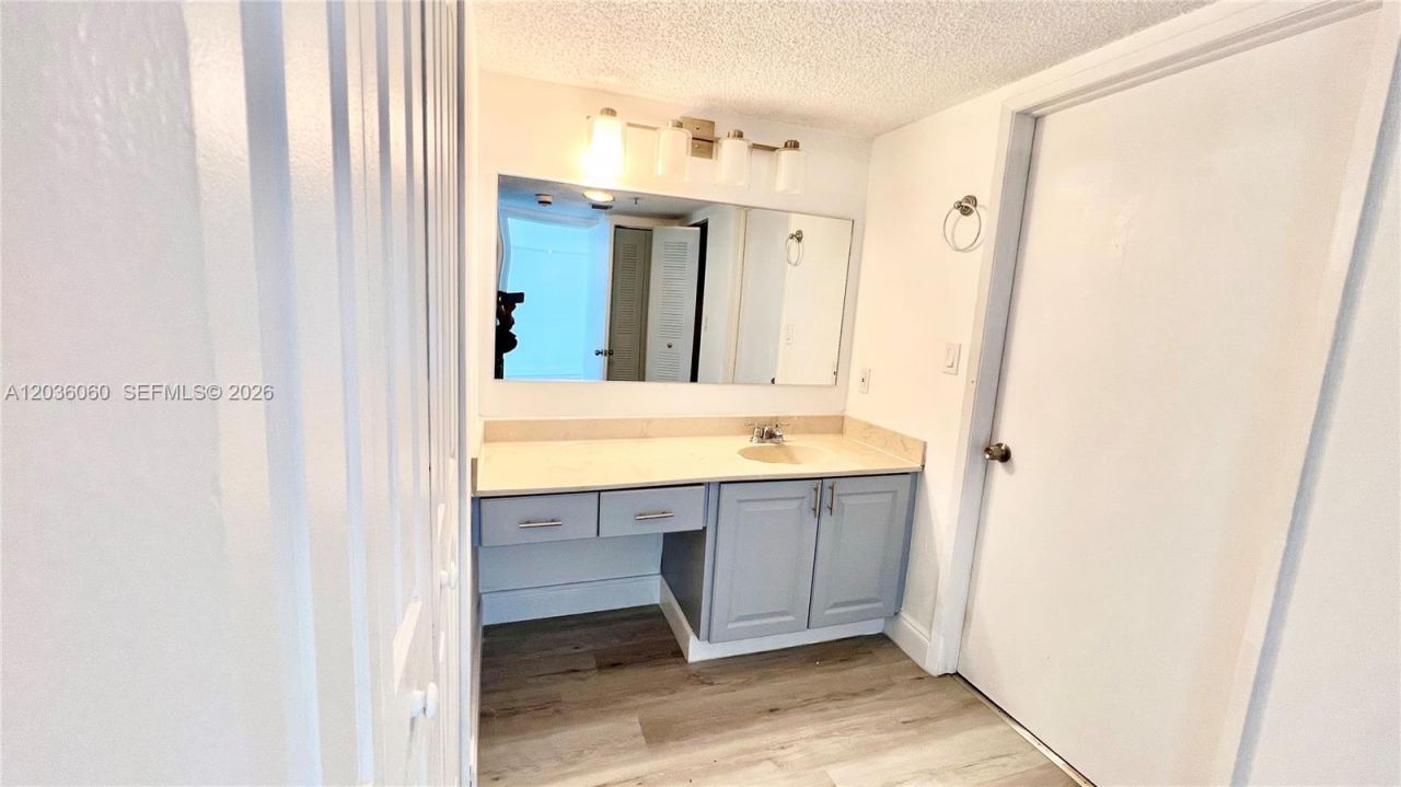 20505 E Country Club Dr, Unit 1639, Aventura, FL 33180 Photo