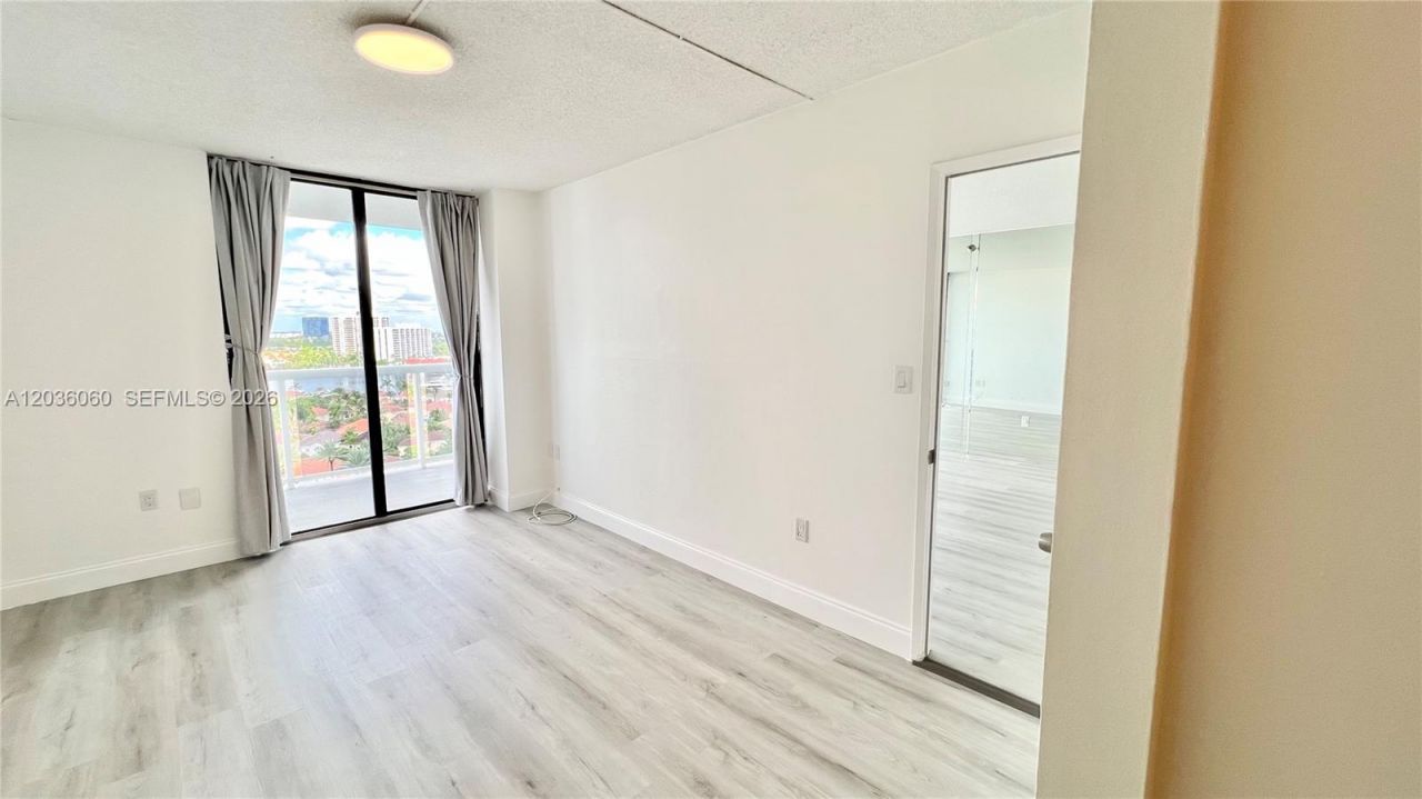 20505 E Country Club Dr, Unit 1639, Aventura, FL 33180 Photo