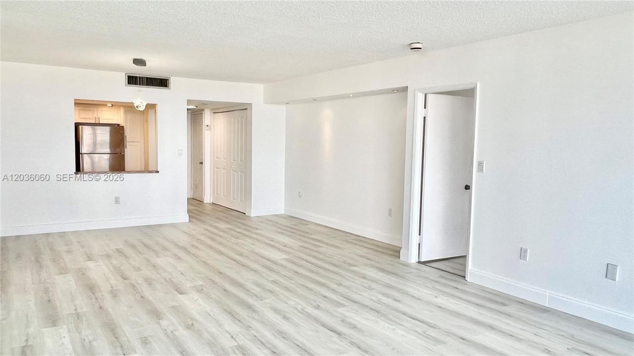 20505 E Country Club Dr, Unit 1639, Aventura, FL 33180 Photo