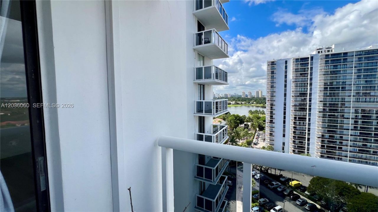 20505 E Country Club Dr, Unit 1639, Aventura, FL 33180 Photo