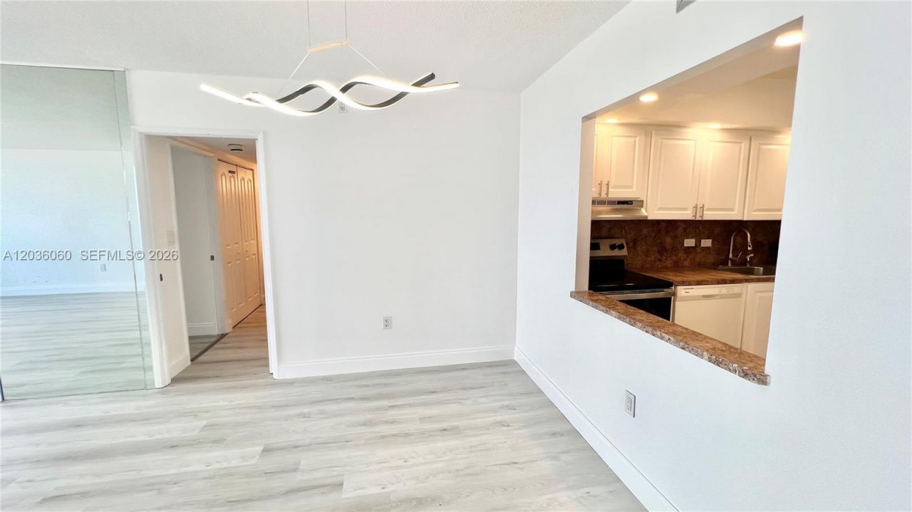 20505 E Country Club Dr, Unit 1639, Aventura, FL 33180 Photo