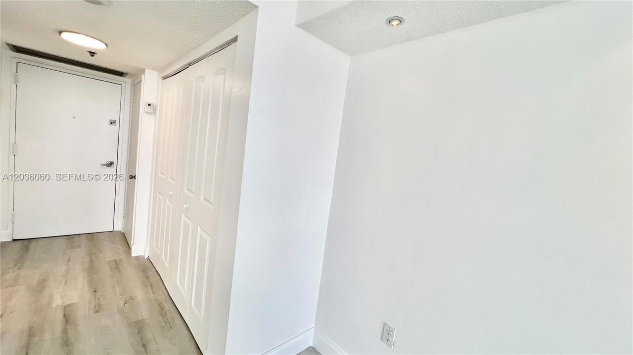 20505 E Country Club Dr, Unit 1639, Aventura, FL 33180 Photo