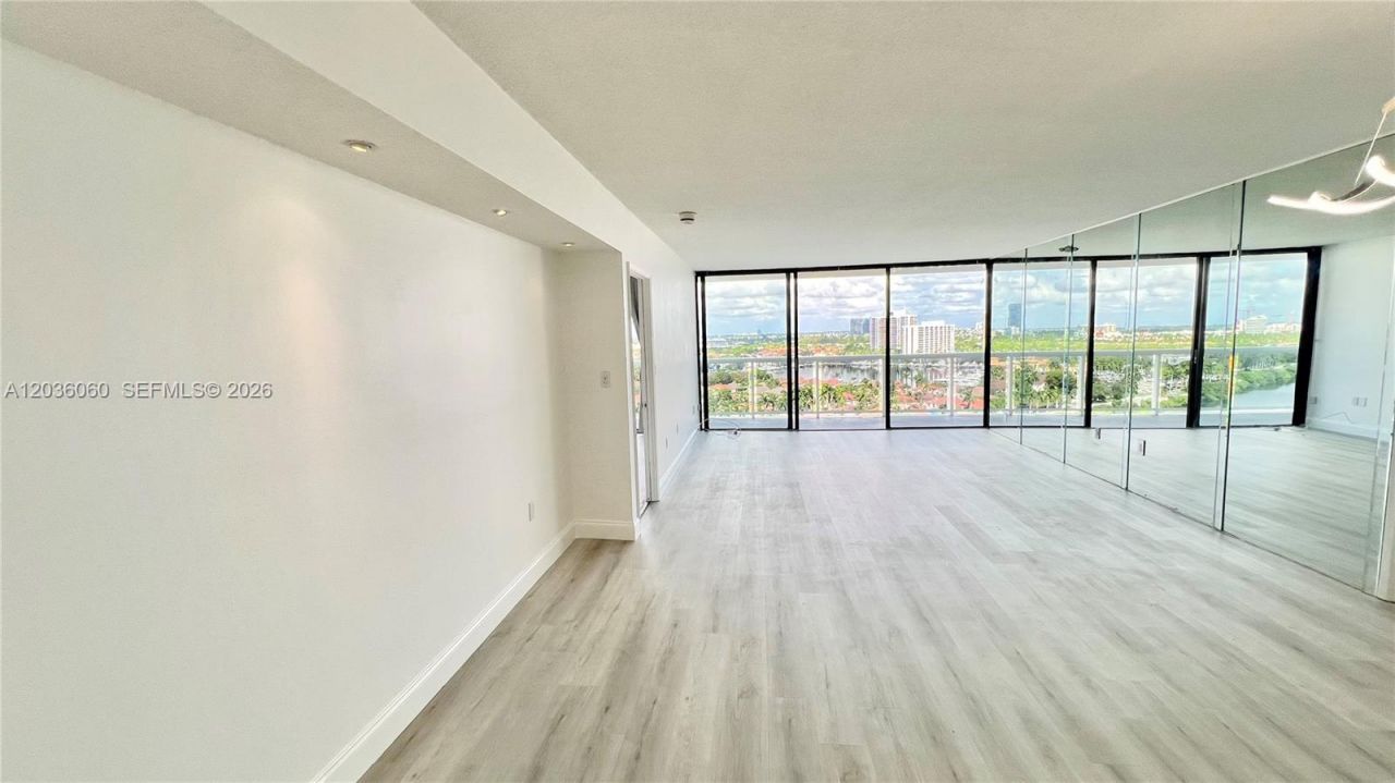 20505 E Country Club Dr, Unit 1639, Aventura, FL 33180 Photo