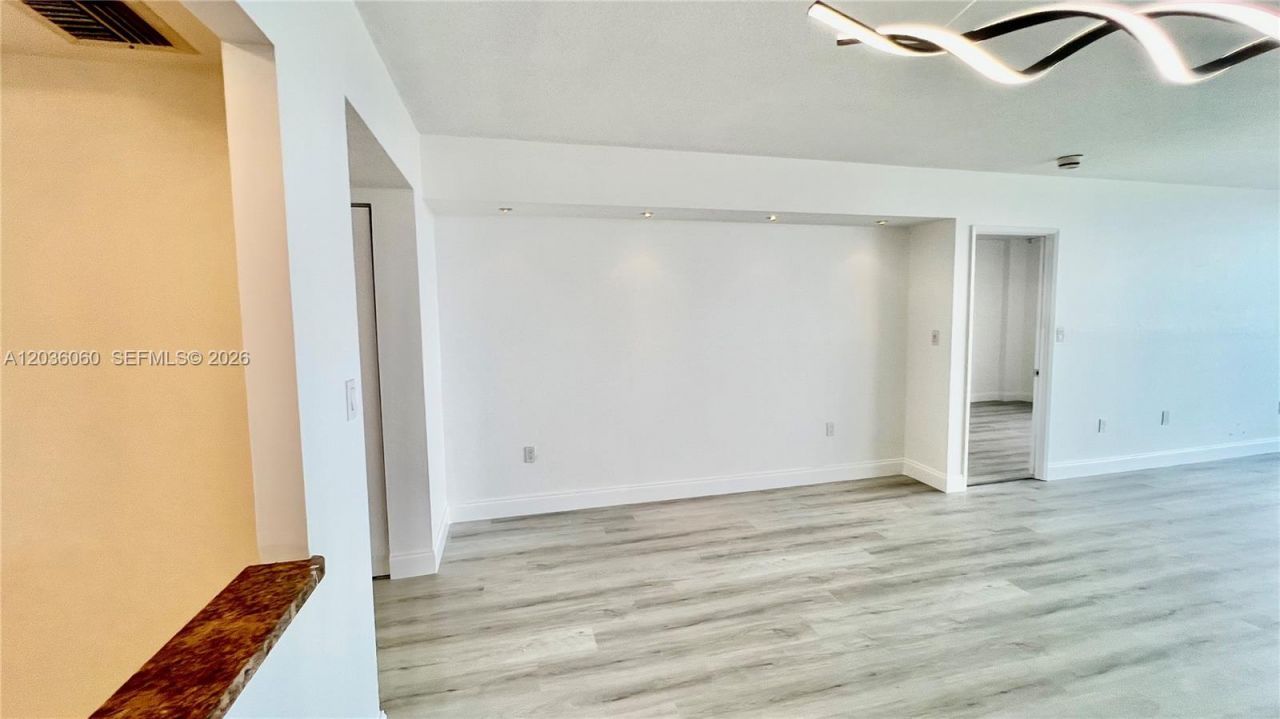 20505 E Country Club Dr, Unit 1639, Aventura, FL 33180 Photo