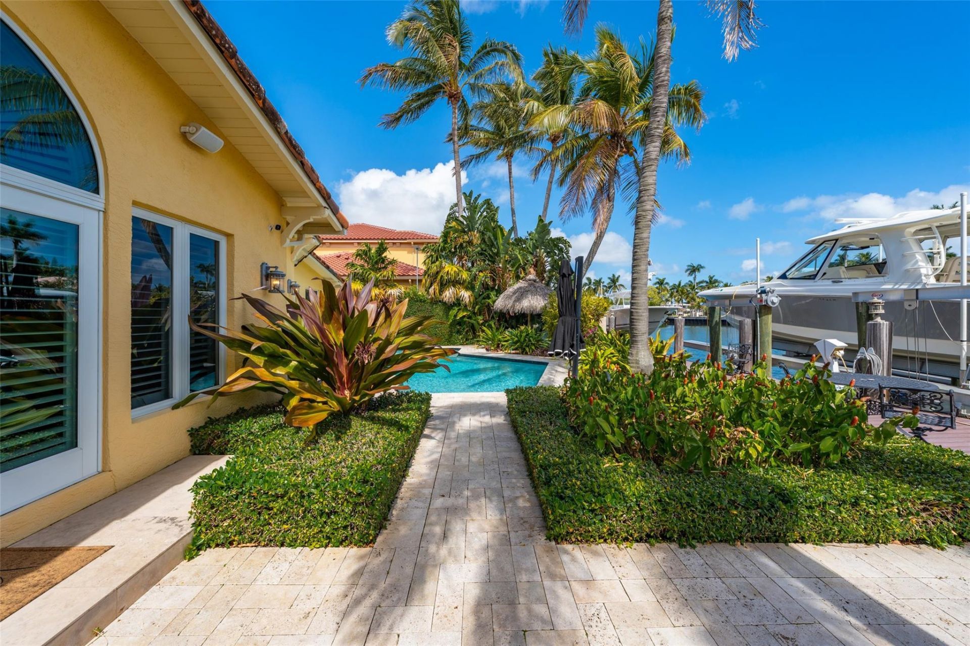330 Royal Plaza Drive, Fort Lauderdale, FL 33301 Photo