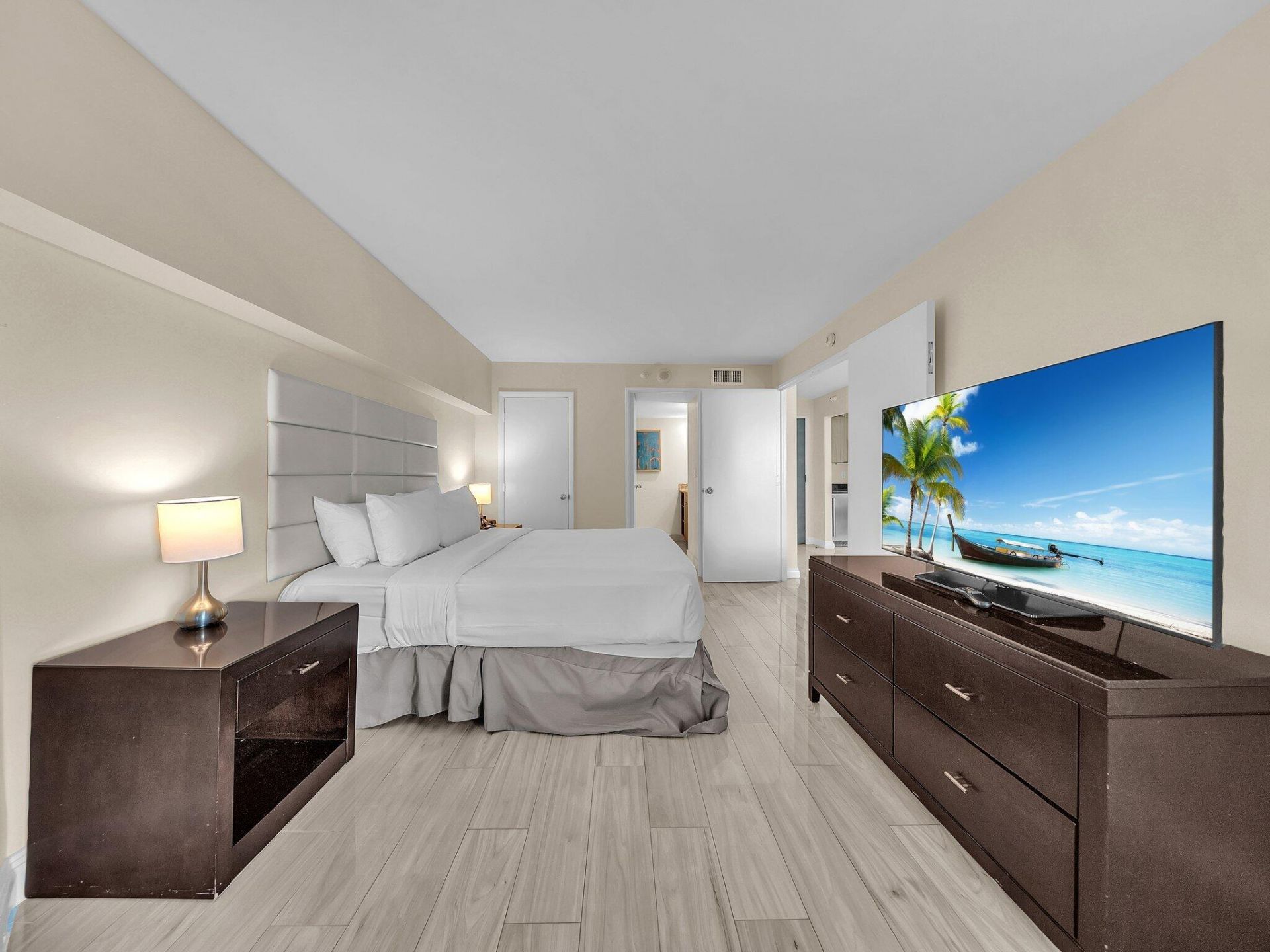 2670 E Sunrise Boulevard, Unit 323, Fort Lauderdale, FL 33304 Photo