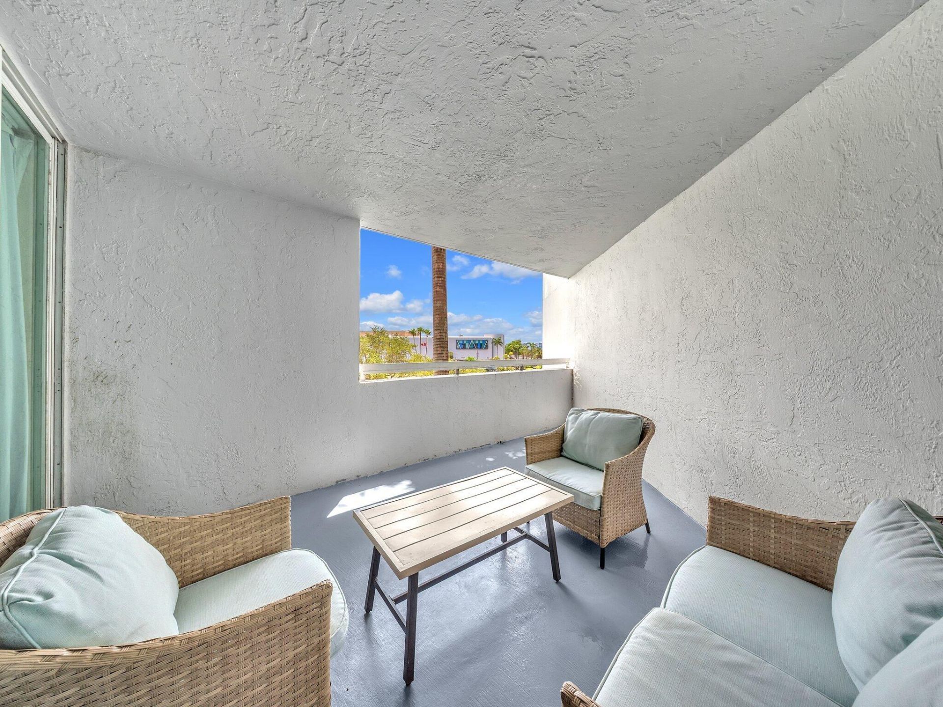 2670 E Sunrise Boulevard, Unit 323, Fort Lauderdale, FL 33304 Photo