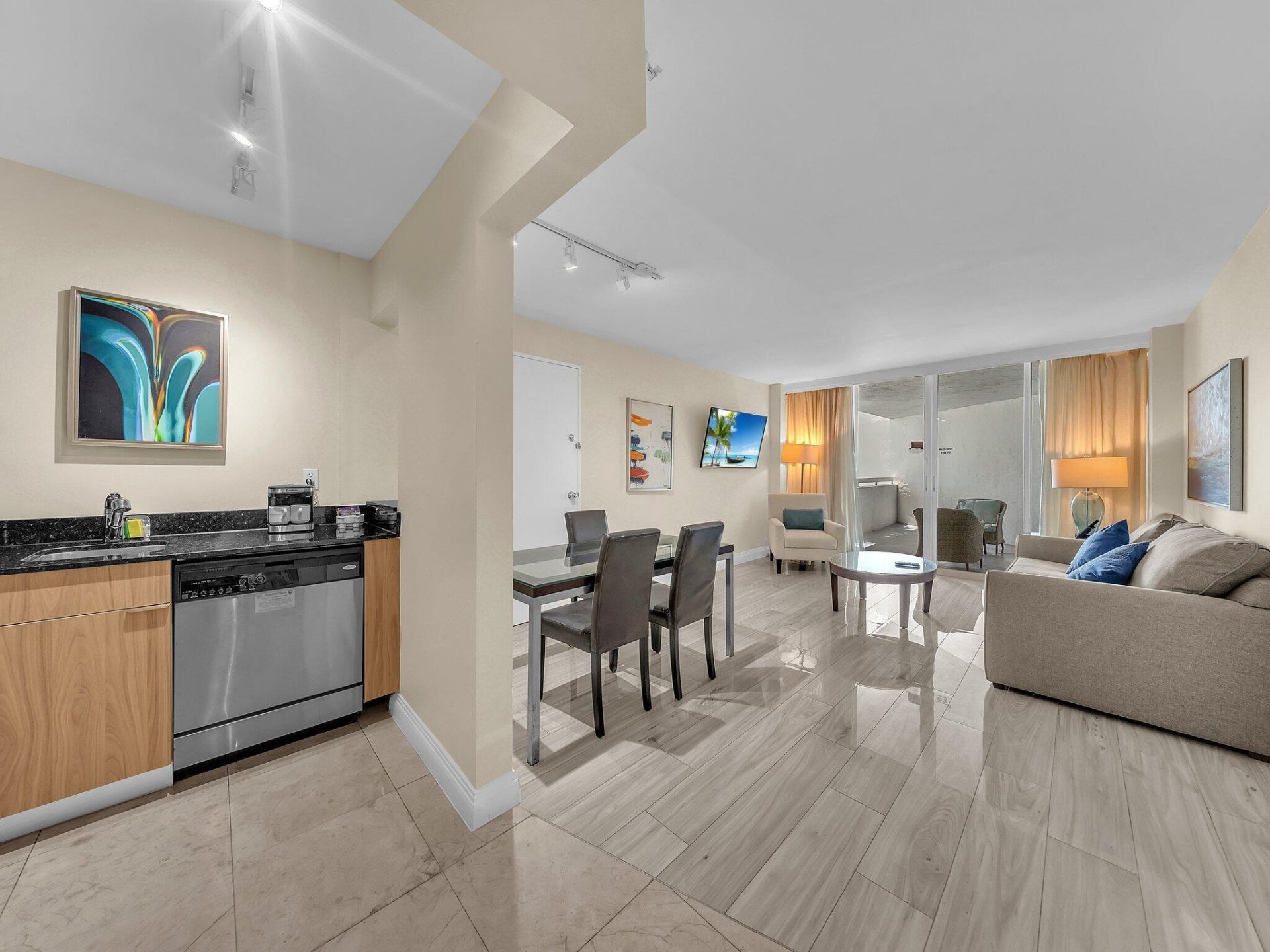 2670 E Sunrise Boulevard, Unit 323, Fort Lauderdale, FL 33304 Photo