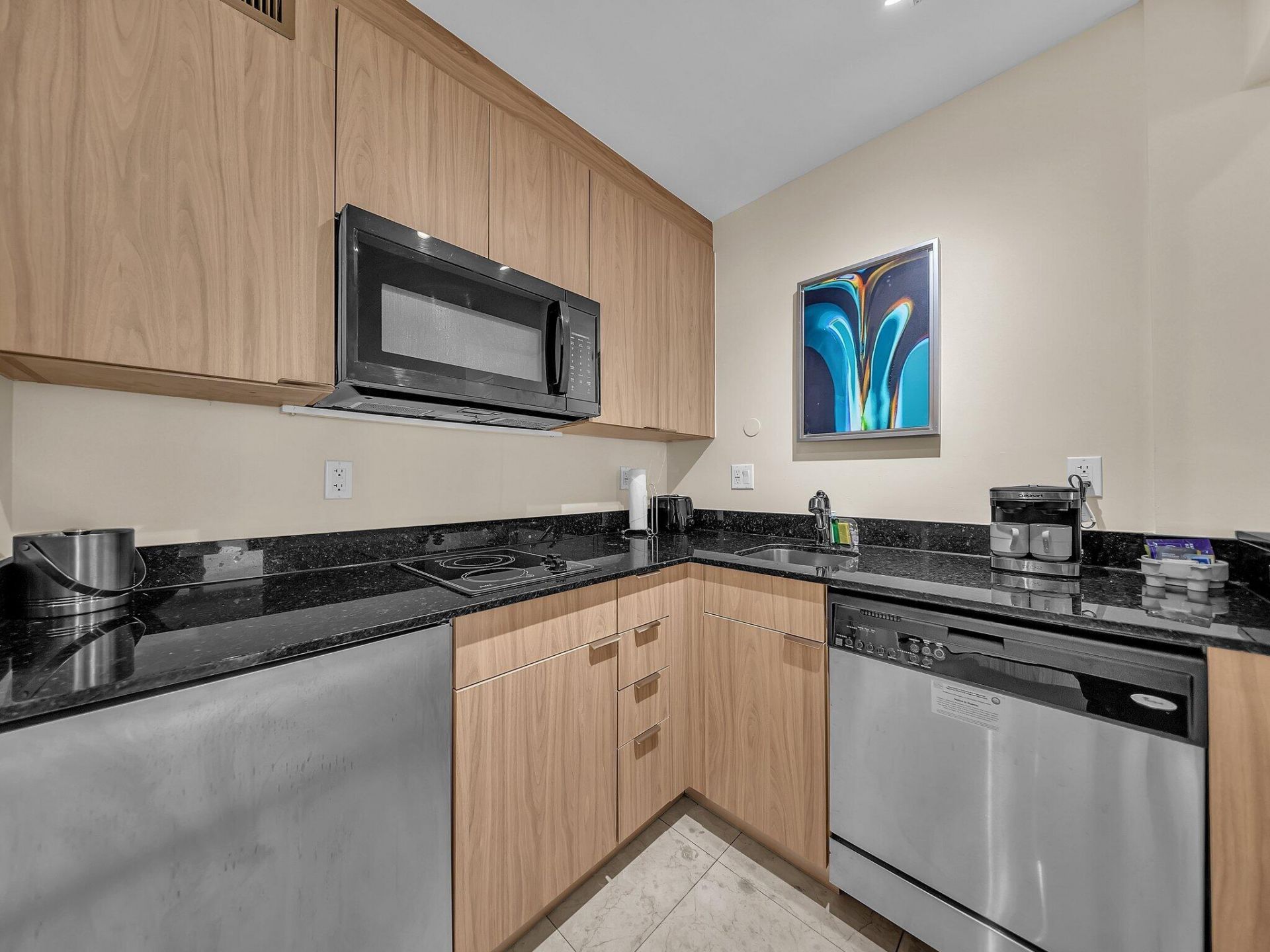 2670 E Sunrise Boulevard, Unit 323, Fort Lauderdale, FL 33304 Photo