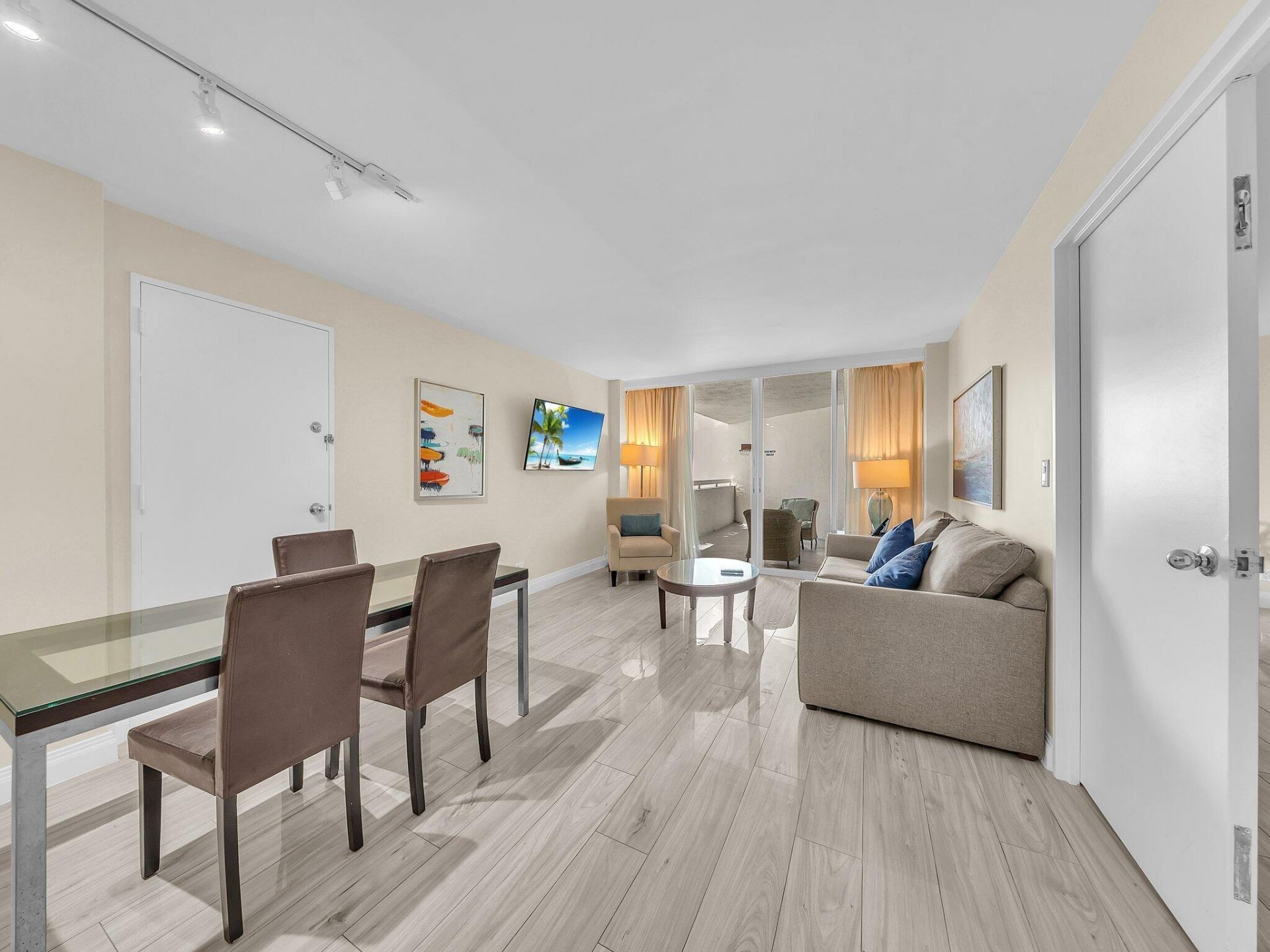2670 E Sunrise Boulevard, Unit 323, Fort Lauderdale, FL 33304 Photo