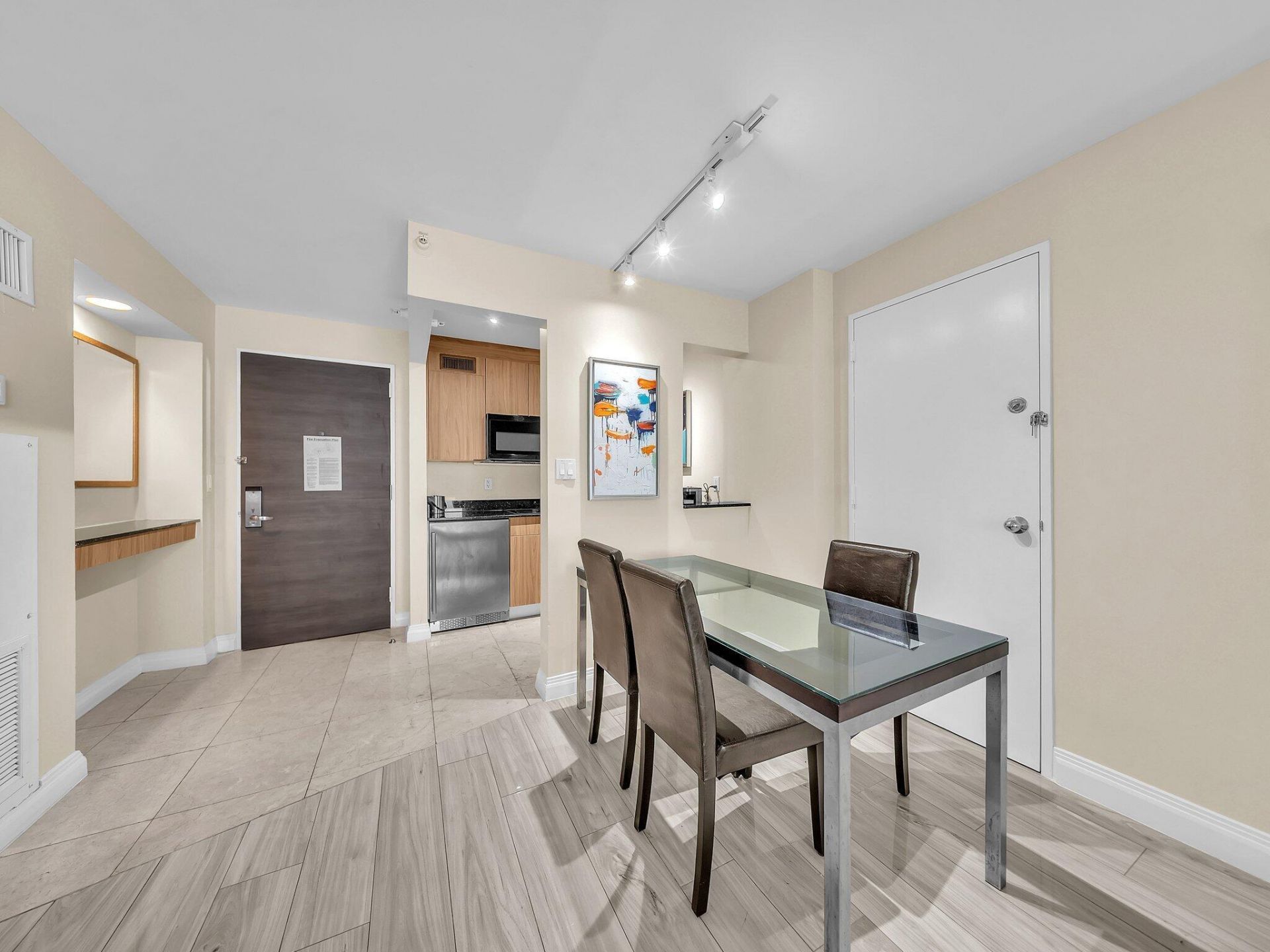 2670 E Sunrise Boulevard, Unit 323, Fort Lauderdale, FL 33304 Photo