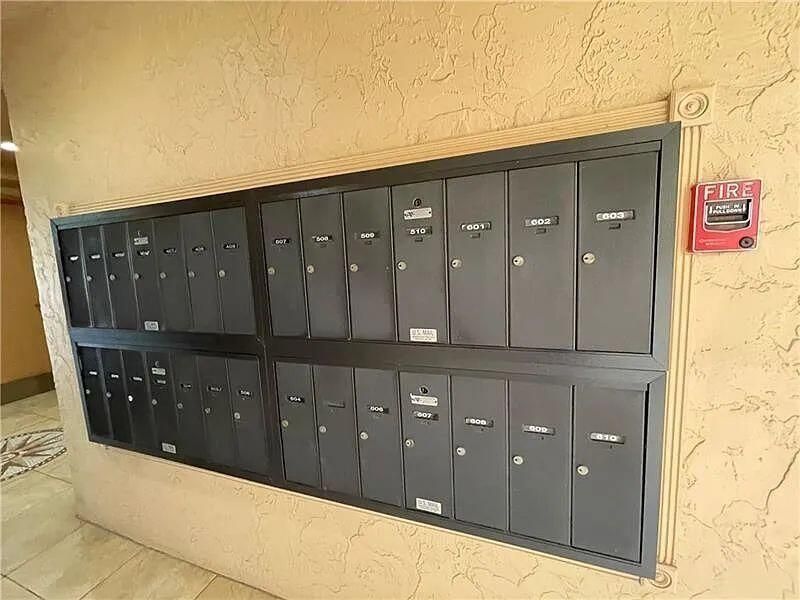 3001 W Rolling Hills, Unit 608, Davie, FL 33328 Photo