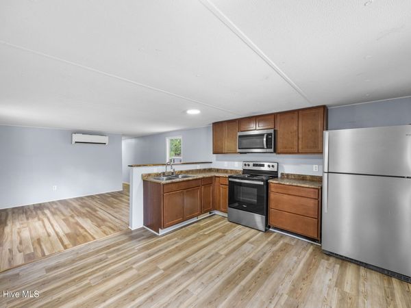 69 Elm Road, Southport, NC 28461