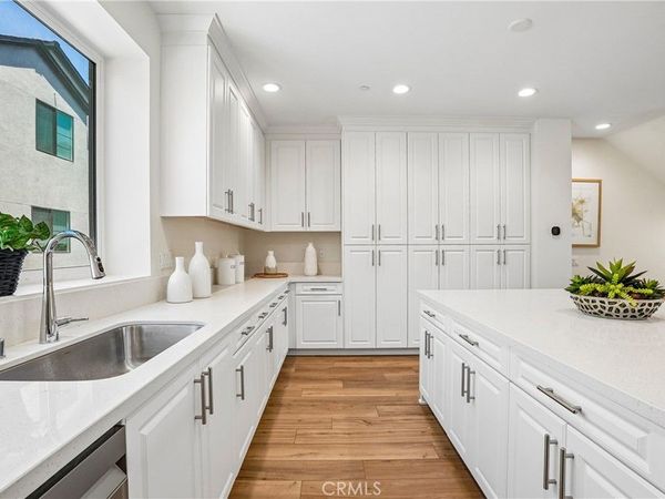 5876 Linden Ave Avenue , Unit 6, Long Beach, CA 90805