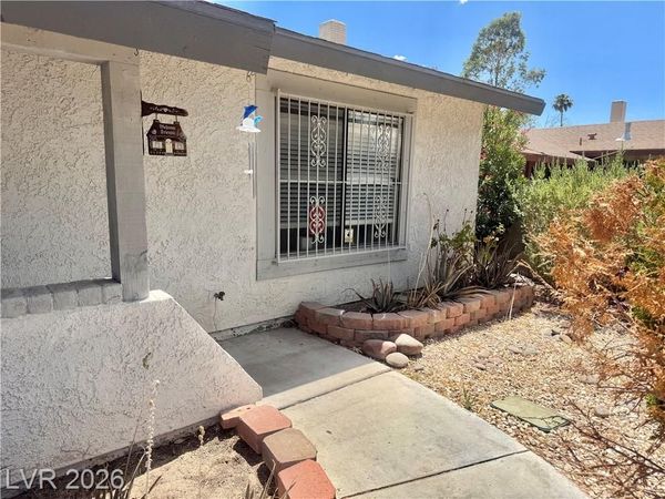 6461 W Viking Road, Las Vegas, NV 89103