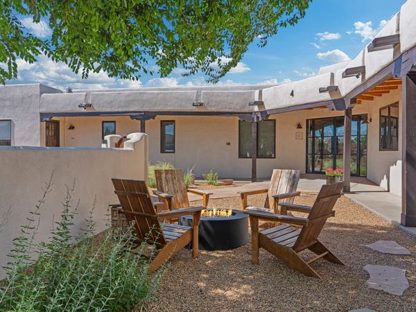 4 N Chamisa , Santa Fe, NM 87508