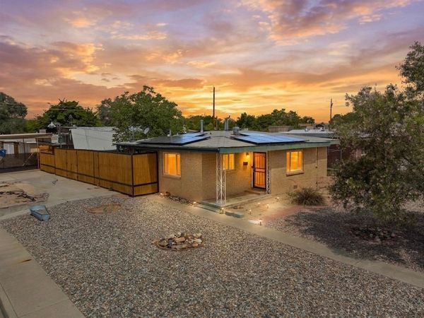 903 Manzano Street NE, Albuquerque, NM 87110