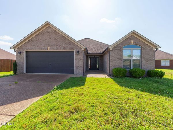 325 Hidden Springs Lane , Jackson, TN 38305